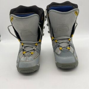 K2 Range Snowboarding Boots Womens Size 5 Lace-Up Level 1 Gray Yellow